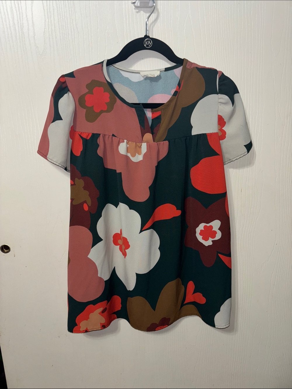 Floral Short-Sleeve Blouse in Multi-Color